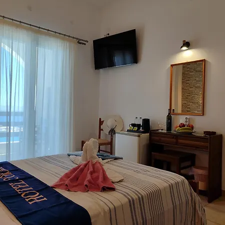 Hotel Corali Piso Livadi
