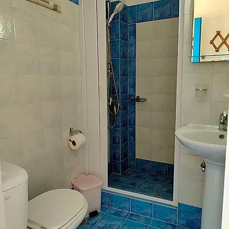 Corali Hotel 2*